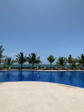 Ocean view 2BR Apartment with beach & pool